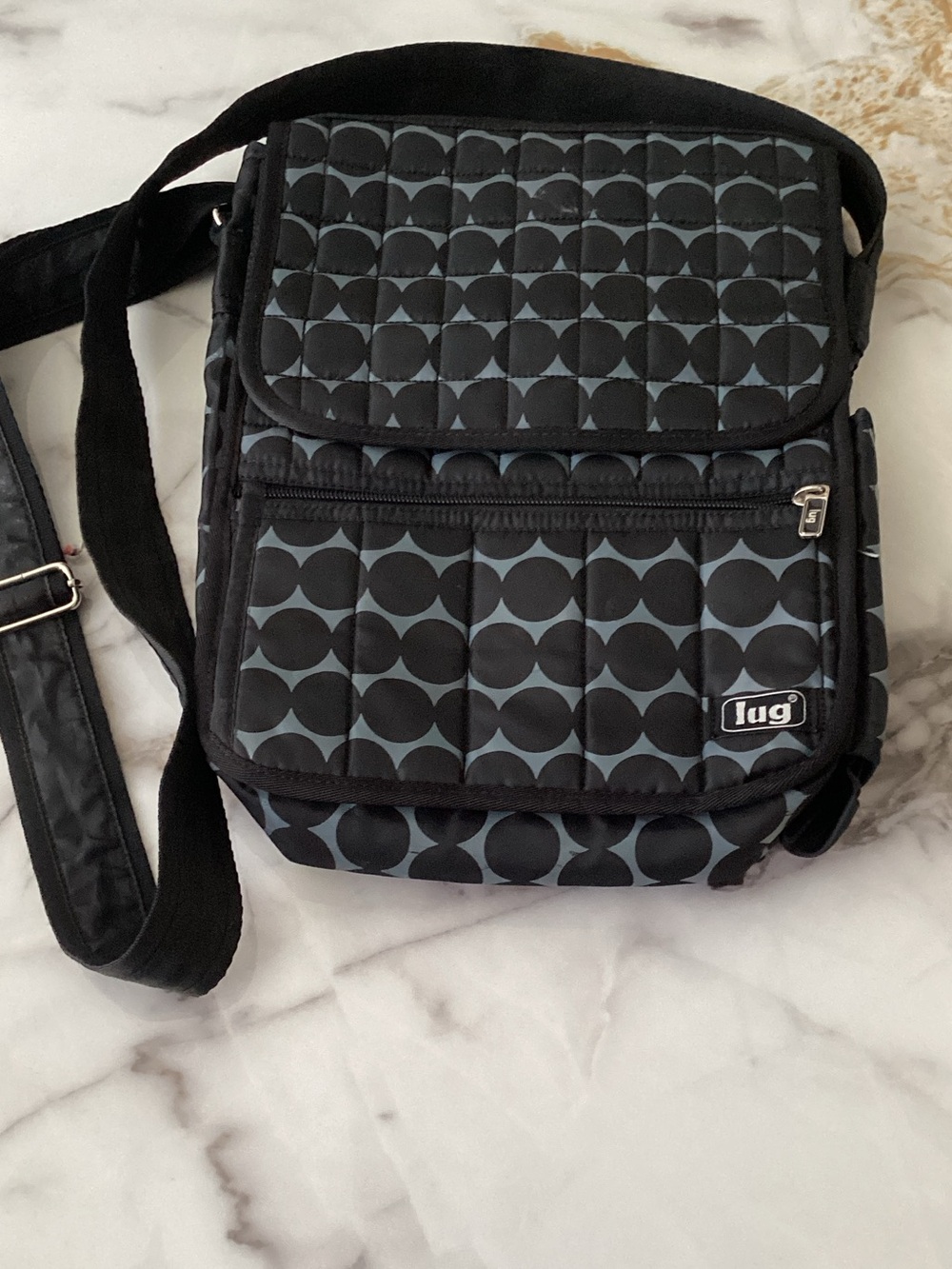 lug Quilted Circle-Pattern Crossbody Bag in Black and Gray